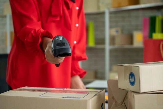 Receiving purchase order using a scanner